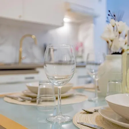 Central-station Luxury Appartament * Milánó